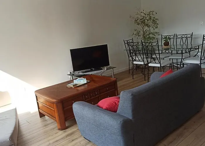 Maison Spacieuse à Proximité Du Circuit Des 24h Du Mans Le Mans